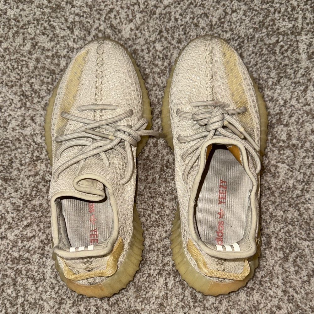 Adidas Yeezy Boost 350 Light (glow in the sunlight)